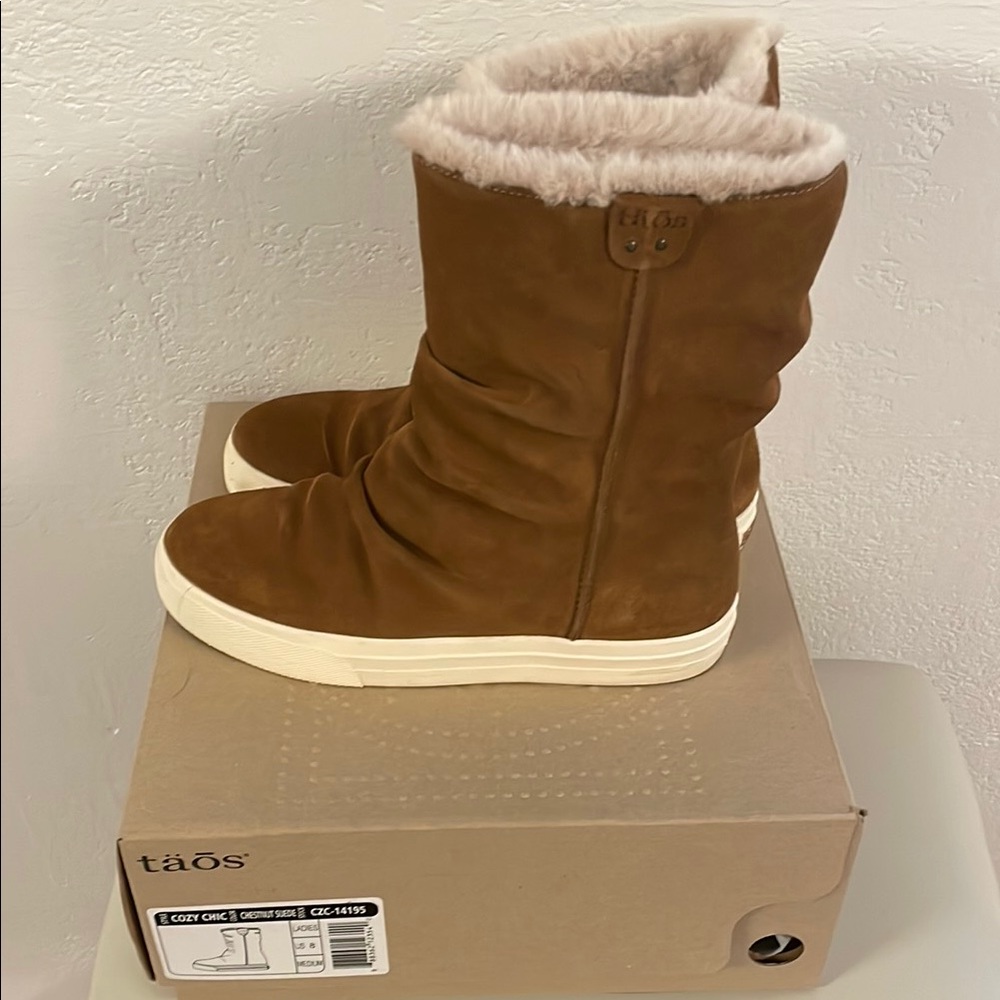 Taos Footwear Brown Winter Boots with Fluffy Lining